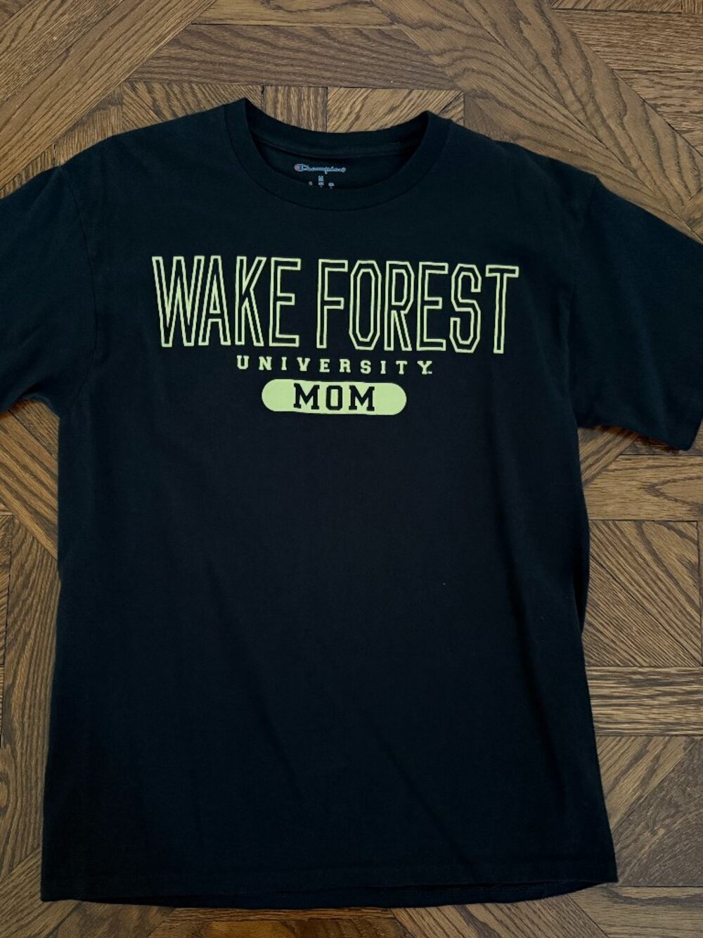 Wake Forest MOM Champion T-shirt, size Medium, like new